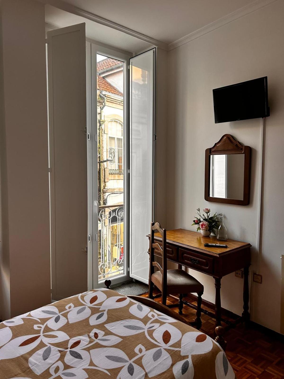 Bed and Breakfast Residencial Real - Antiga Rosas Vila Real Exteriér fotografie